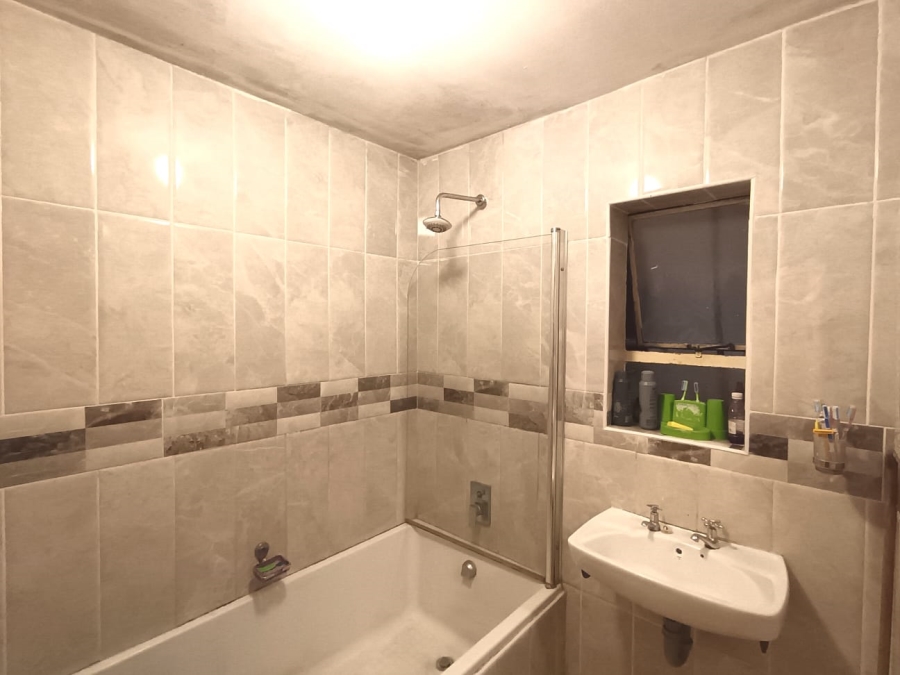 3 Bedroom Property for Sale in Rowallan Park Eastern Cape